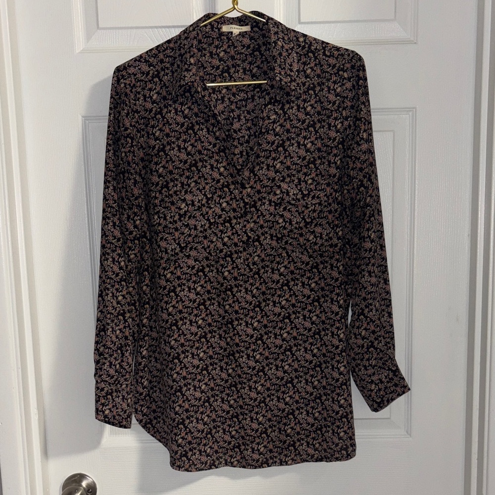 Pleione Blouse half button down v-neck tunic w/ micro floral stripe pattern